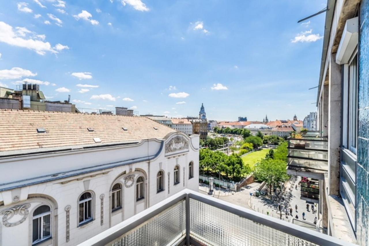 Breathless Basilika View Elegant Flat With Balcony Need Reservation X Free Parking ブダペスト エクステリア 写真